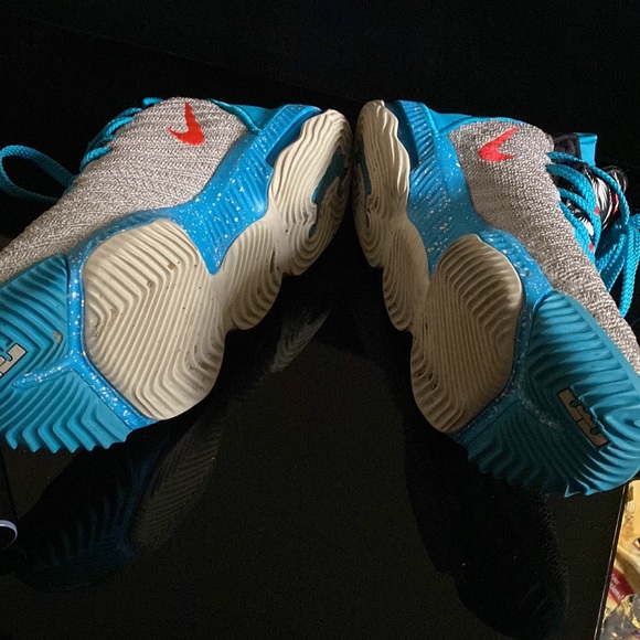 Nike Teal and Gray LeBron - Picture 3 of 5